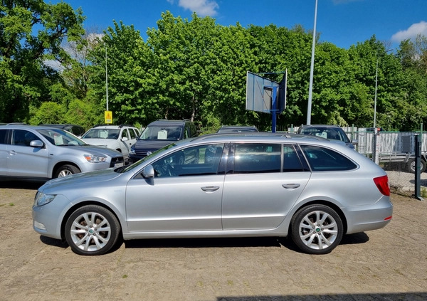 Skoda Superb cena 35600 przebieg: 239700, rok produkcji 2012 z Ostrów Lubelski małe 562